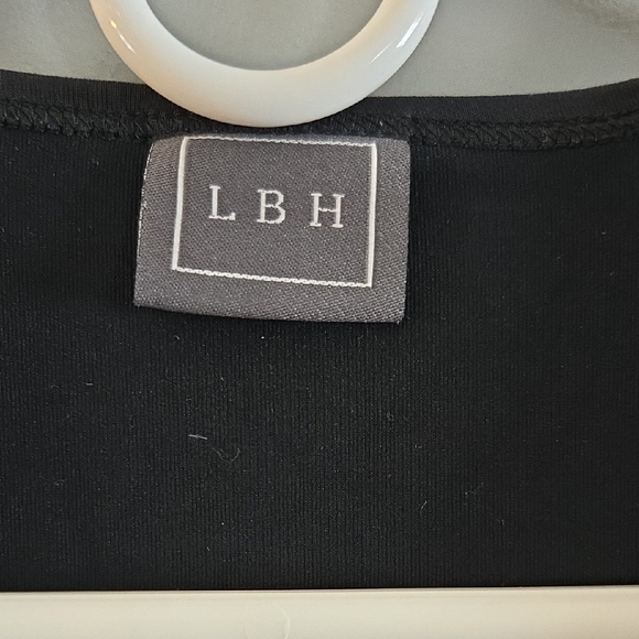 Women's Black V-Neck Top - Picture 2 of 2